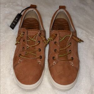 SPERRY TAN LEATHER SUEDE TOPSIDERS 
Size: 8 -BOAT SHOES